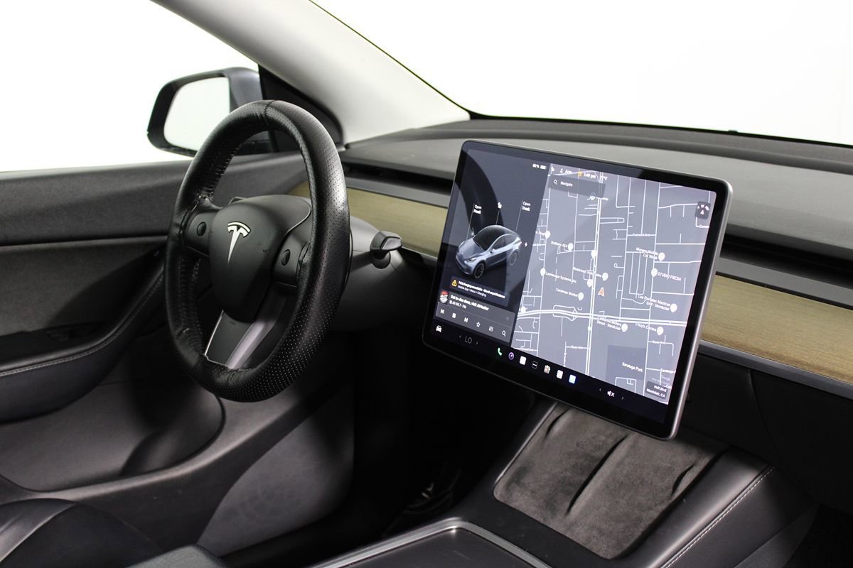 Used 2021 Tesla Model Y Long Range AWD/4WD image 12