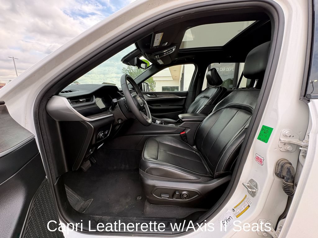 Used 2024 Jeep Grand Cherokee Limited w/ Luxury Tech Group II AWD/4WD image 12