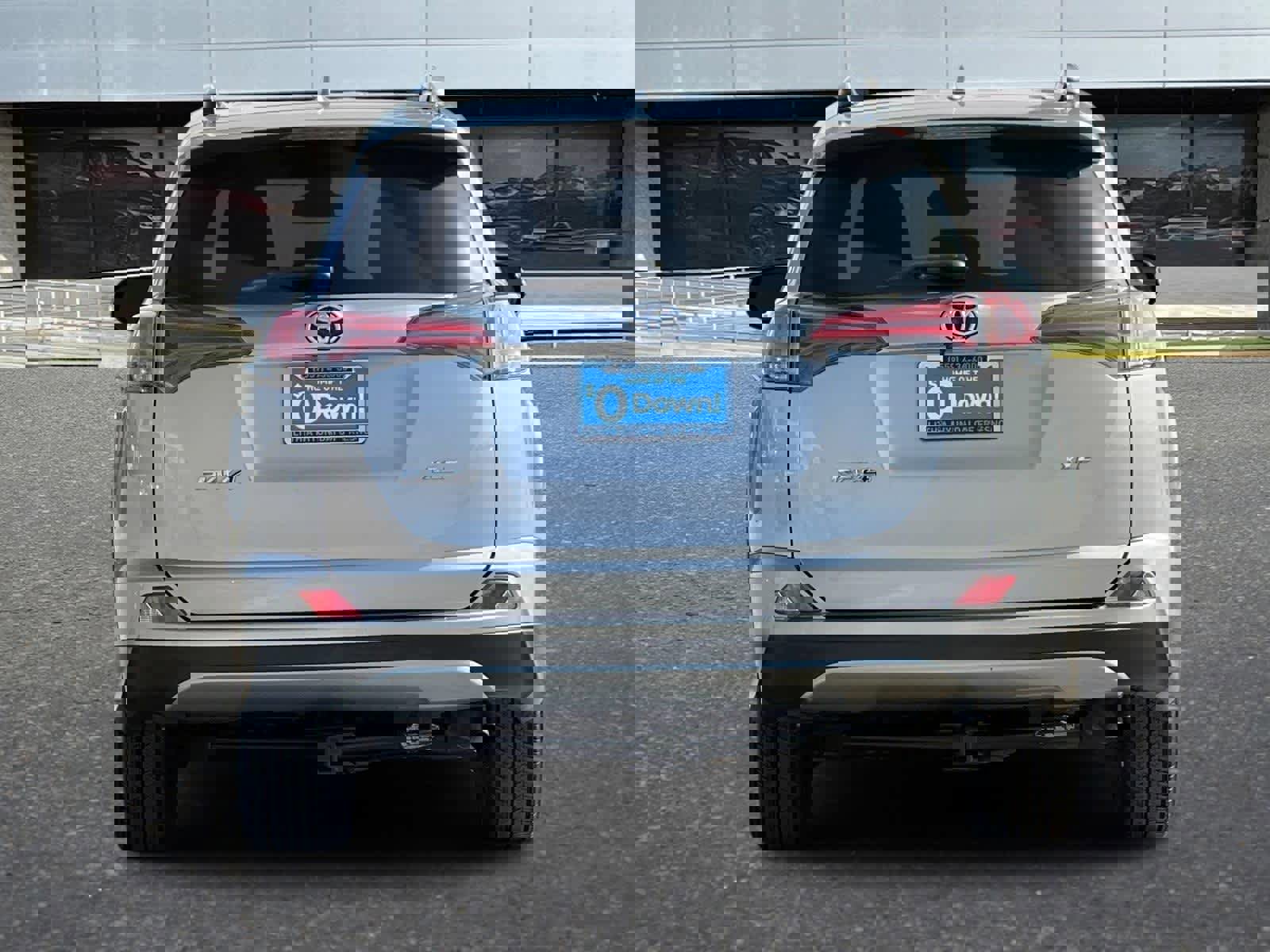 Used 2018 Toyota RAV4 XLE image 8