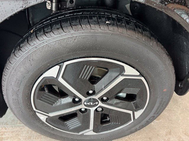 Used 2024 Kia Niro FWD image 21