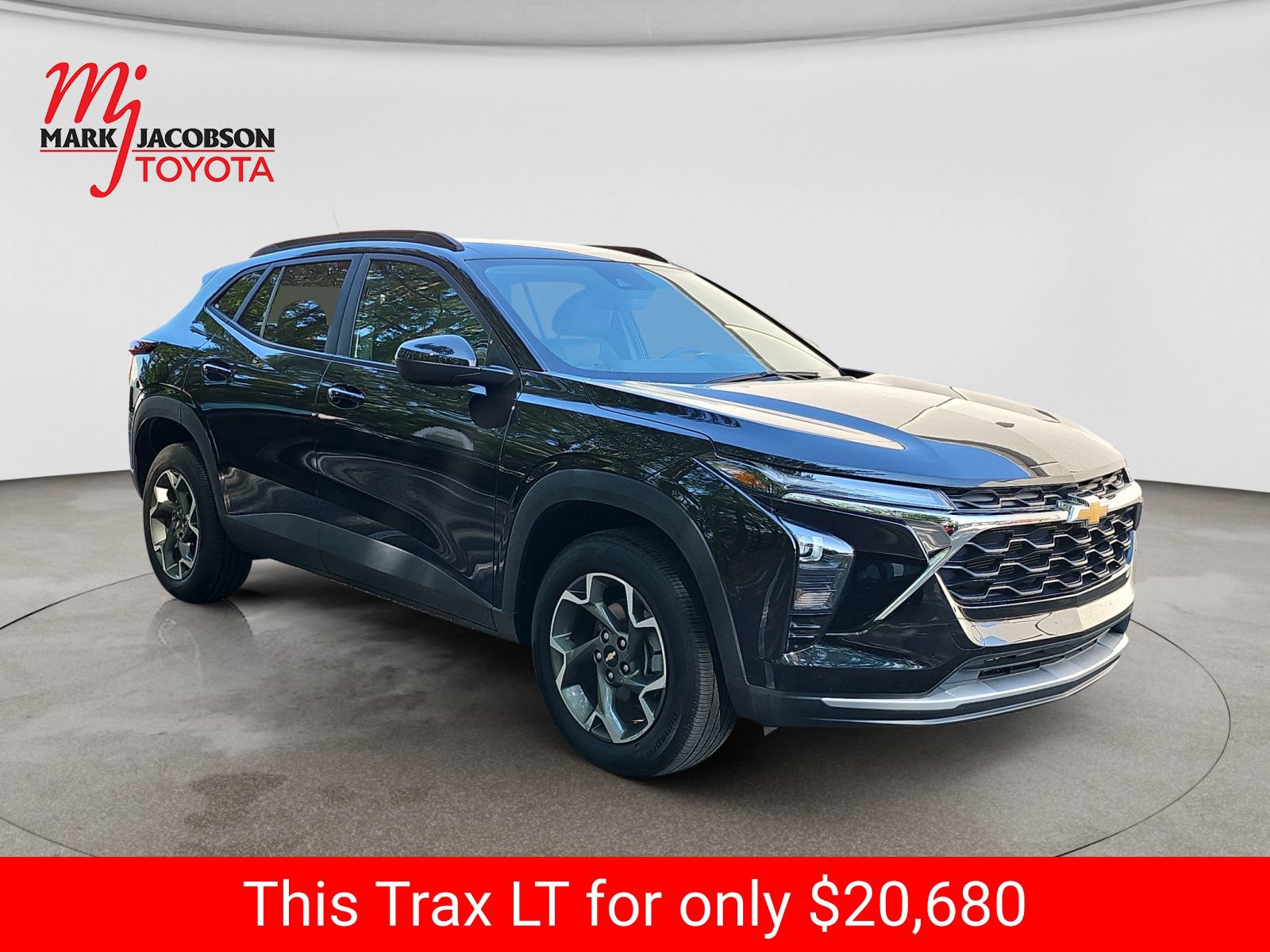 Used 2025 Chevrolet Trax LT FWD image 5