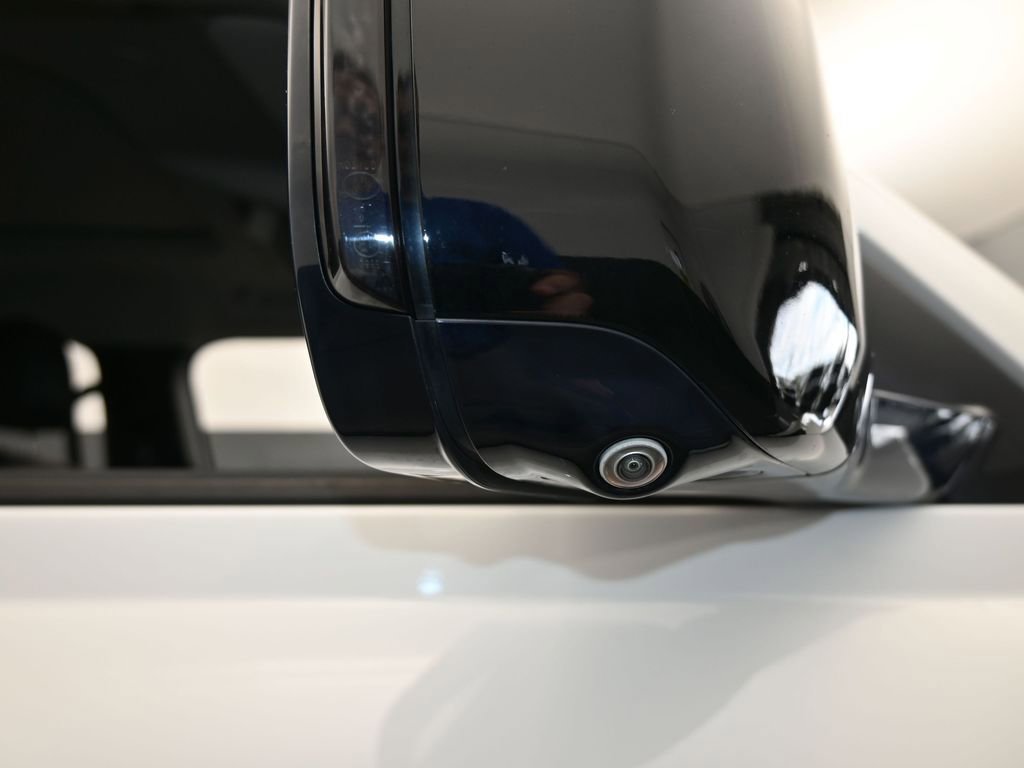 Used 2022 Land Rover Defender 110 S image 47