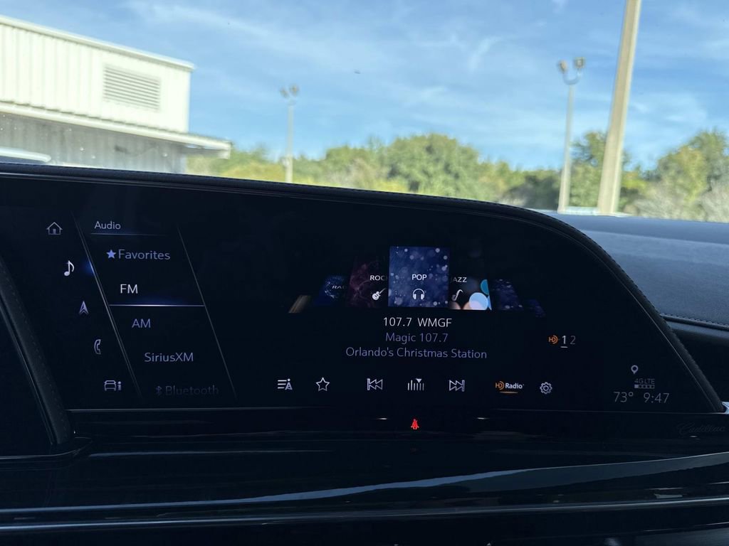 Certified 2022 Cadillac Escalade ESV Premium Luxury w/ Performance Package image 23