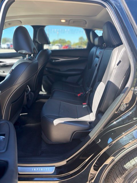 Used 2023 INFINITI QX50 Luxe FWD image 21