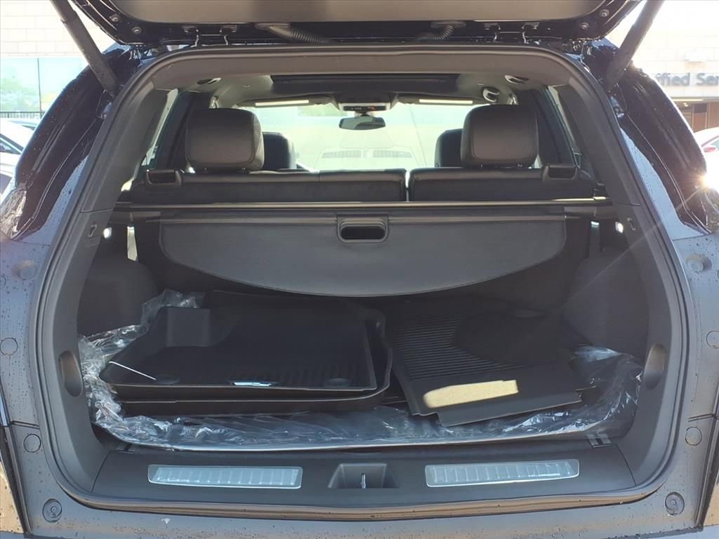 New 2025 Cadillac XT5 Premium Luxury w/ LPO, Floor Liner Package image 8