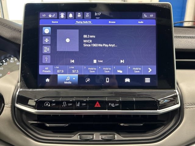 Used 2023 Jeep Compass Limited w/ Sun and Sound Group AWD/4WD image 29