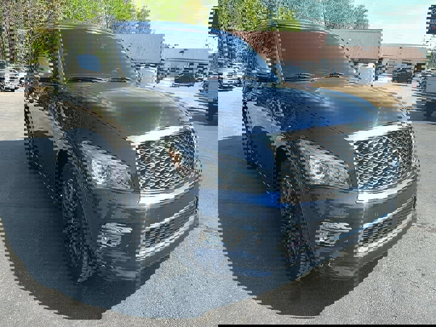 Used 2017 INFINITI QX80 Limited w/ All Season Package image 2