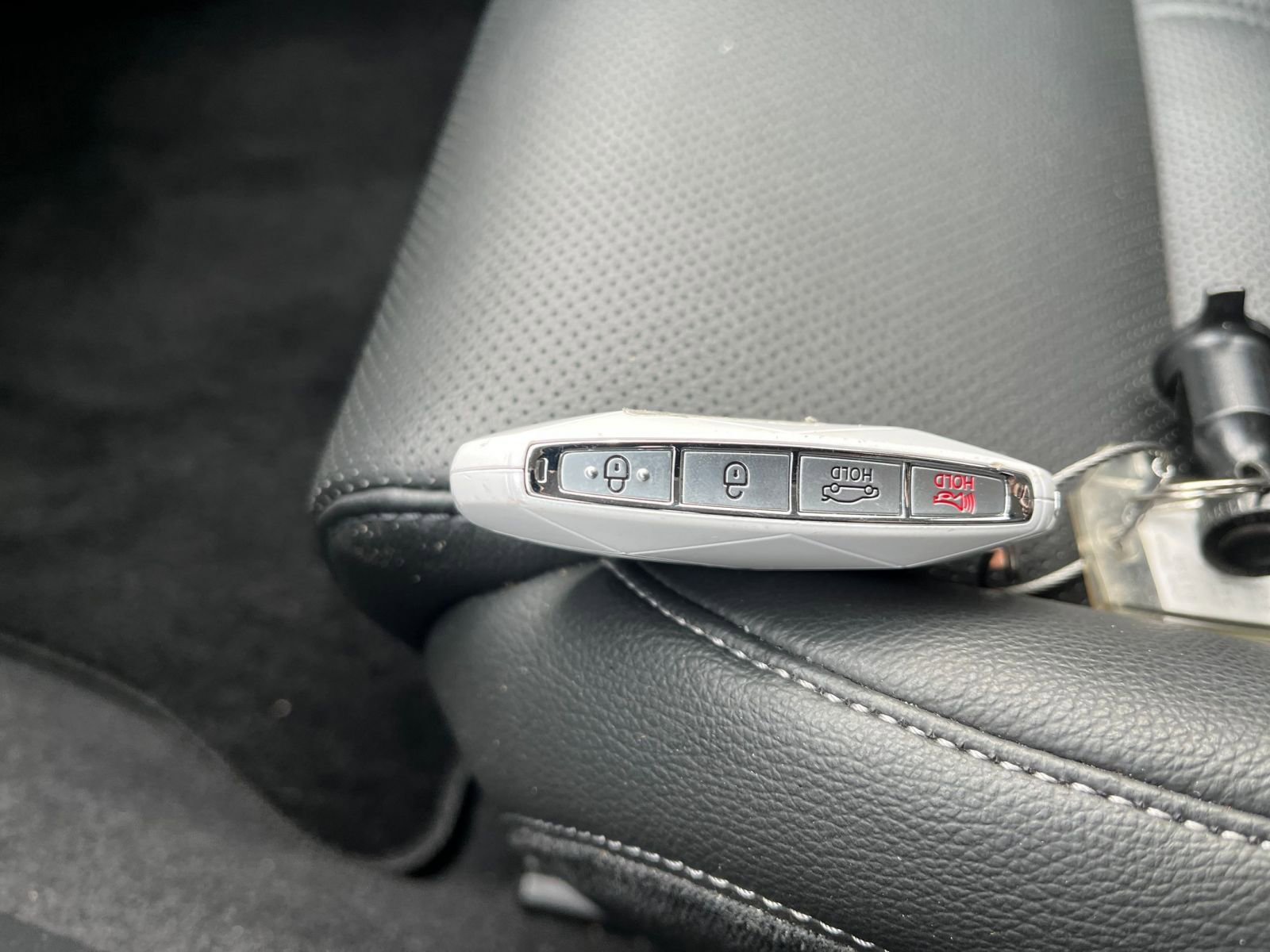 Used 2025 Genesis G70 2.5T image 22