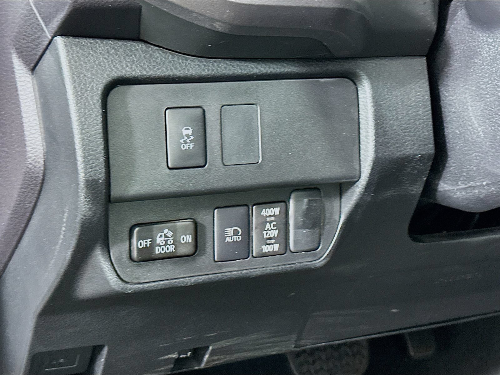 Certified 2023 Toyota Tacoma TRD Off-Road AWD/4WD image 10