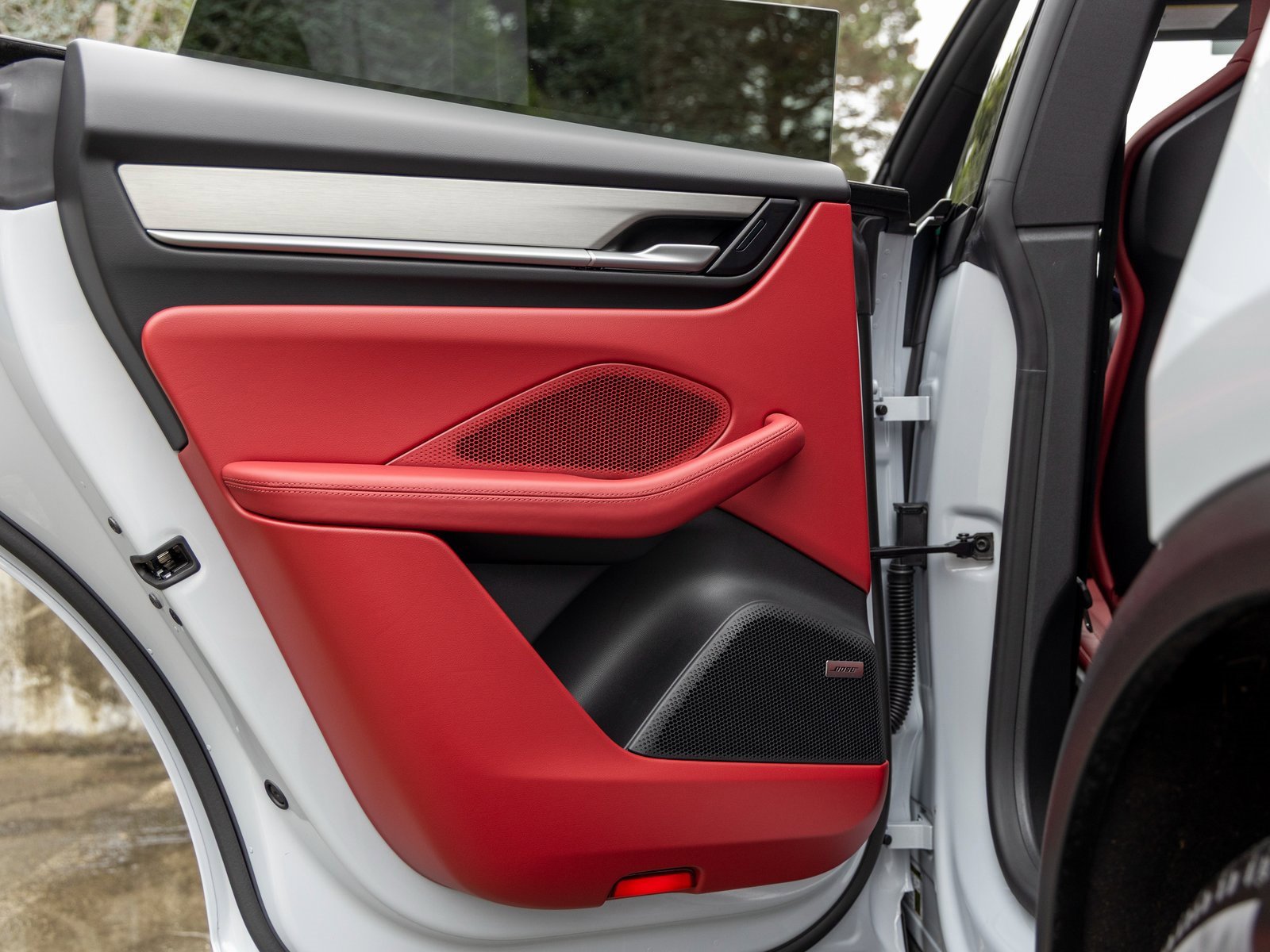 Certified 2024 Porsche Macan 4 Electric image 36