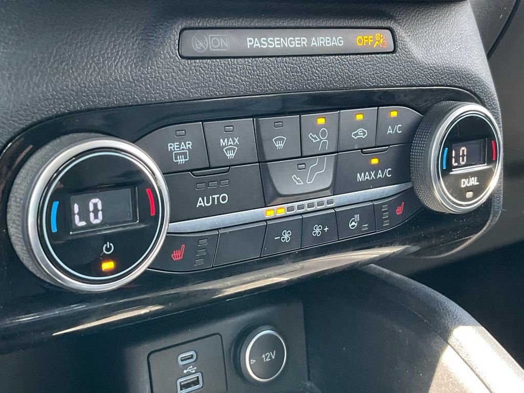 Certified 2021 Ford Escape Titanium w/ Class II Trailer Tow Package AWD/4WD image 9