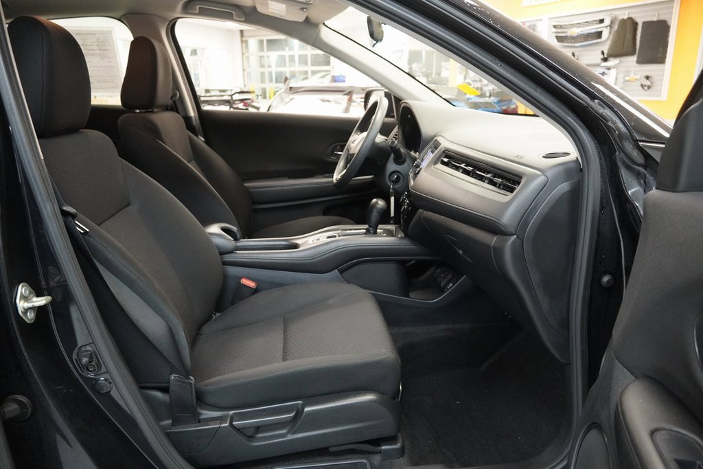Used 2017 Honda HR-V LX image 31