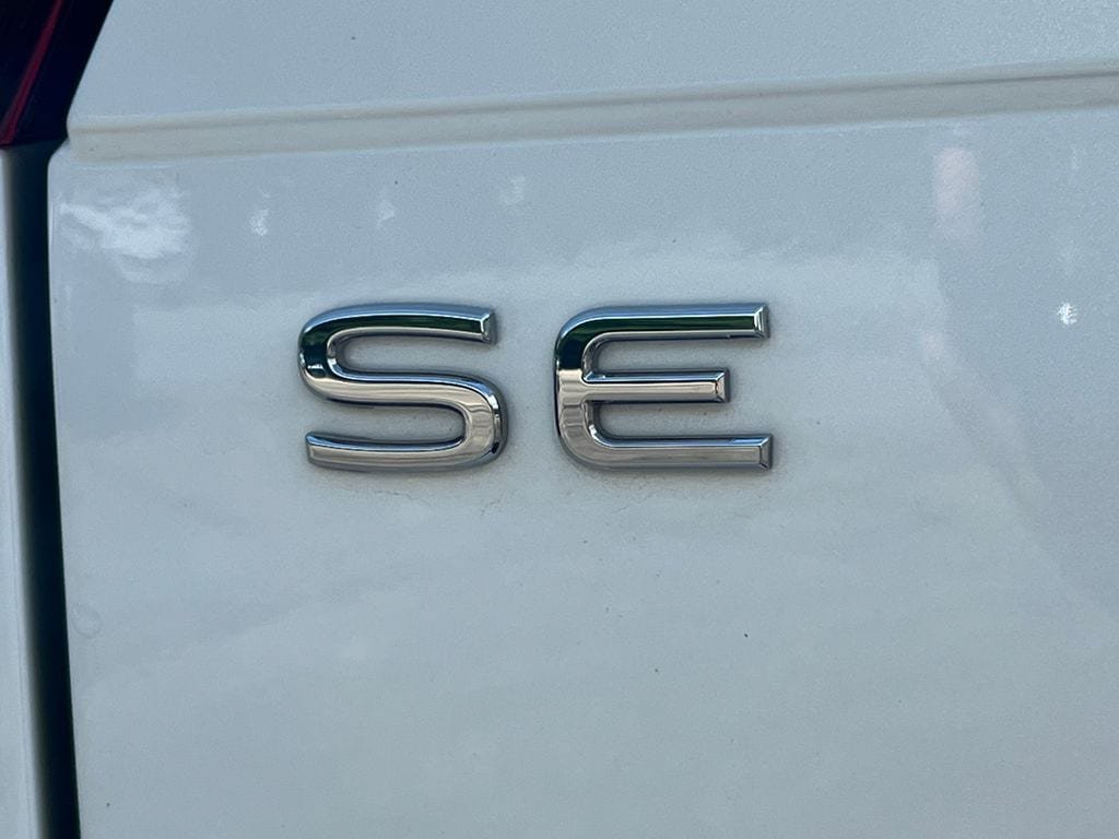 Used 2023 Volkswagen Tiguan SE R-Line AWD/4WD image 35