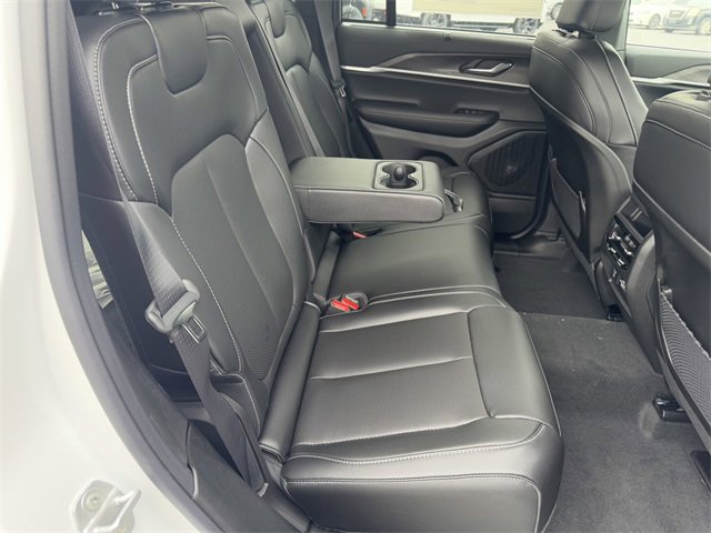 New 2025 Jeep Grand Cherokee Limited image 17