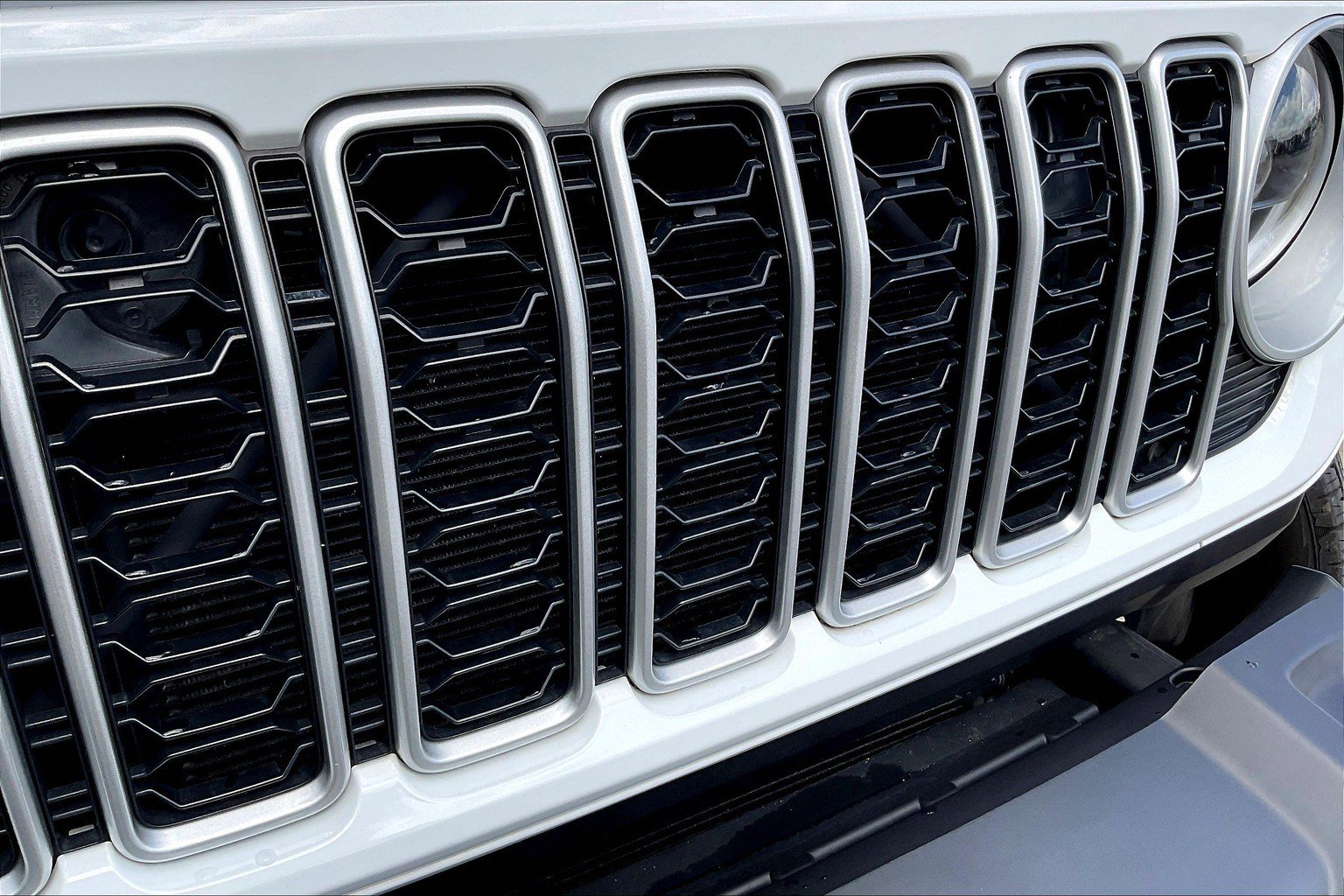 Used 2024 Jeep Wrangler Sahara image 24