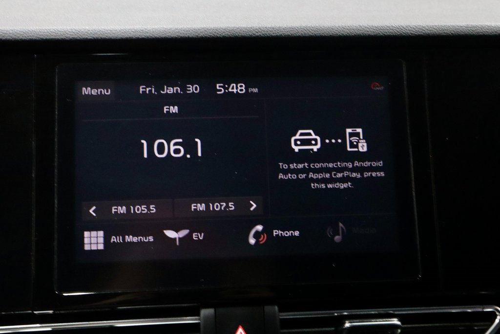 Used 2022 Kia Niro EX w/ Cold Weather Package image 3