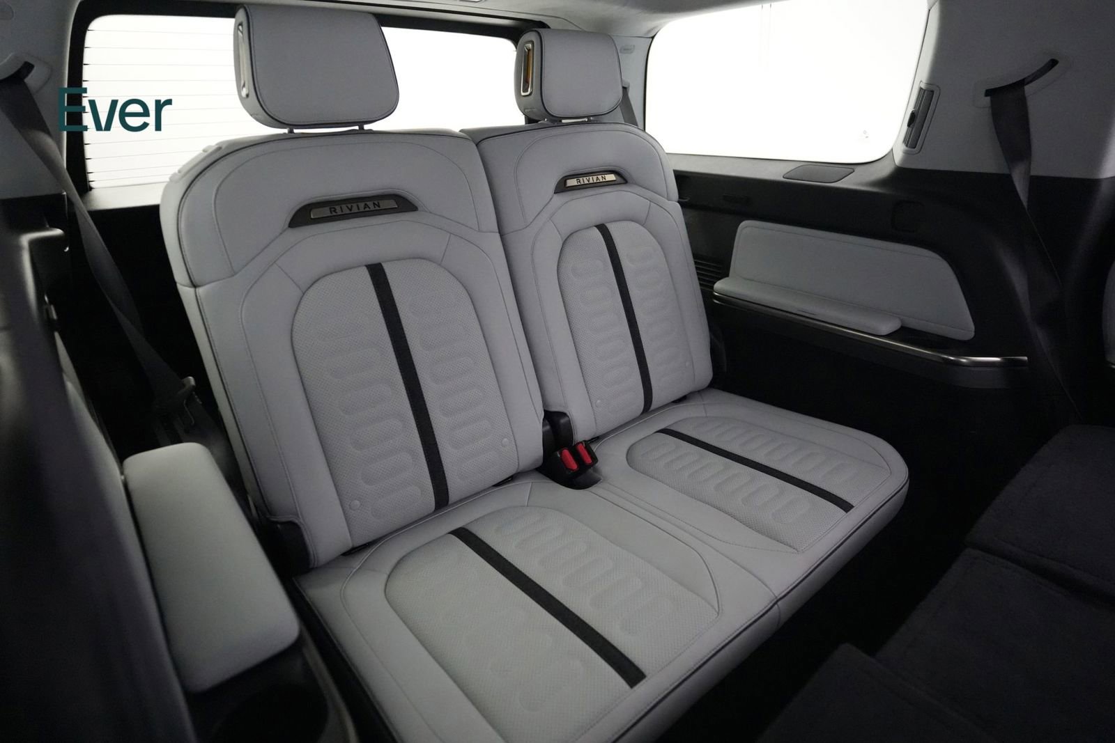 Used 2023 Rivian R1S Adventure AWD/4WD image 25