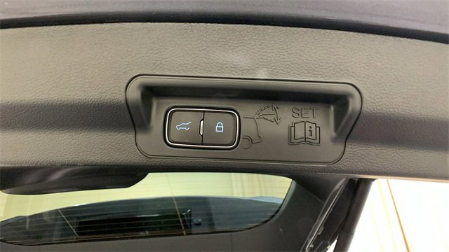 Used 2023 Ford Explorer XLT image 21