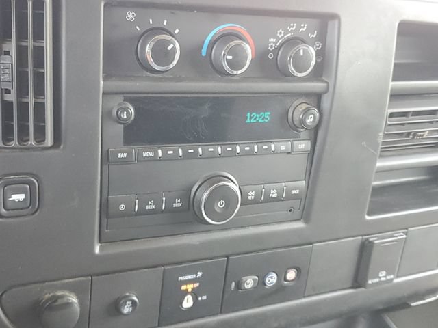 Used 2017 Chevrolet Express 2500 RWD image 12