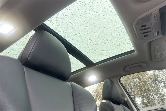 Used 2021 Subaru Ascent Limited w/ Technology Package image 18