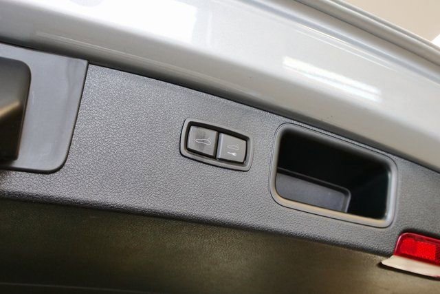 Used 2021 Porsche Macan image 14