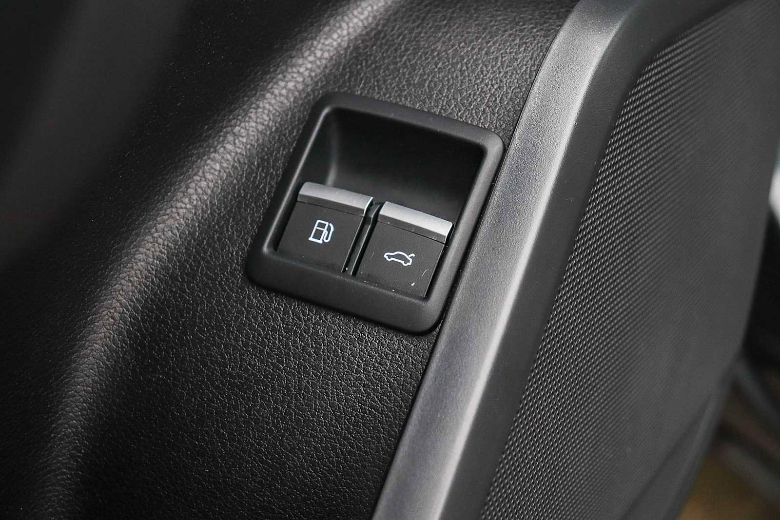 Used 2020 Audi Q5 e Premium Plus w/ Premium Plus Package image 29