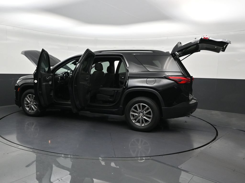 Used 2023 Chevrolet Traverse LT FWD image 35
