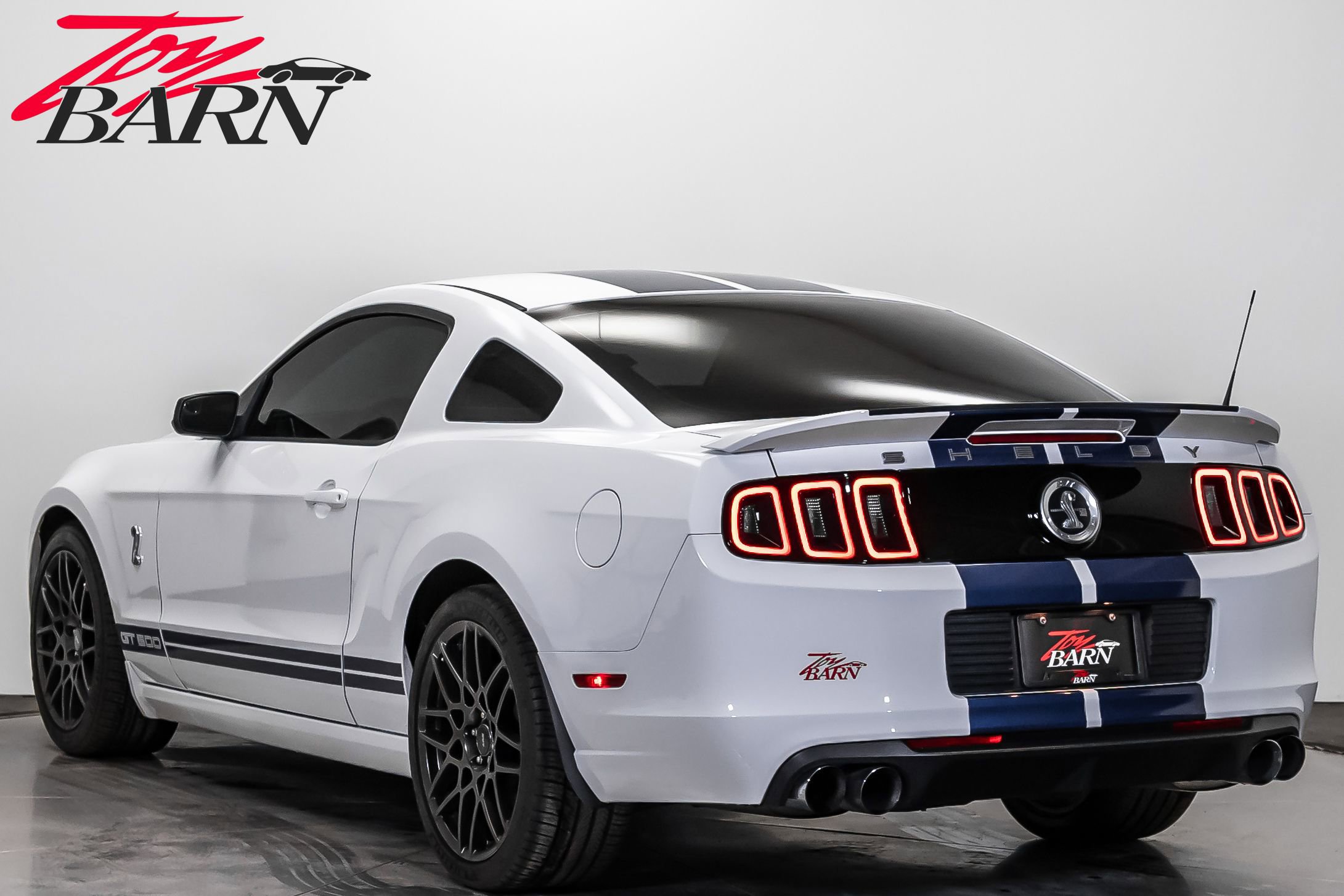 Used 2014 Ford Mustang Shelby GT500 w/ Equipment Group 821A image 3