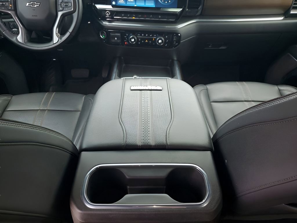 Used 2024 Chevrolet Silverado 2500 High Country w/ Midnight Edition image 23