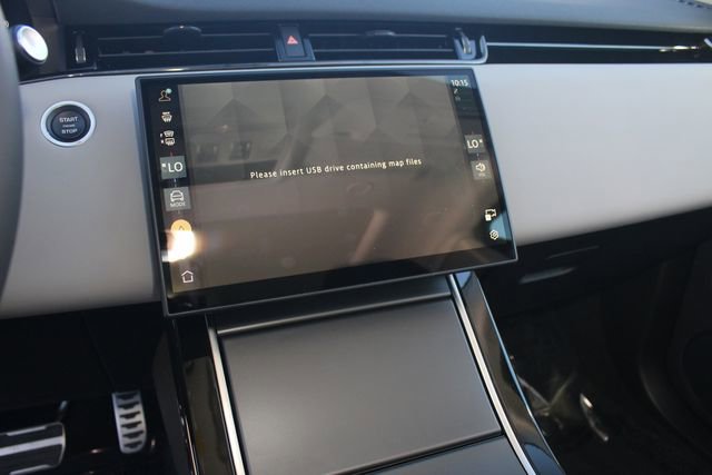 Used 2025 Land Rover Range Rover Evoque Dynamic SE image 17