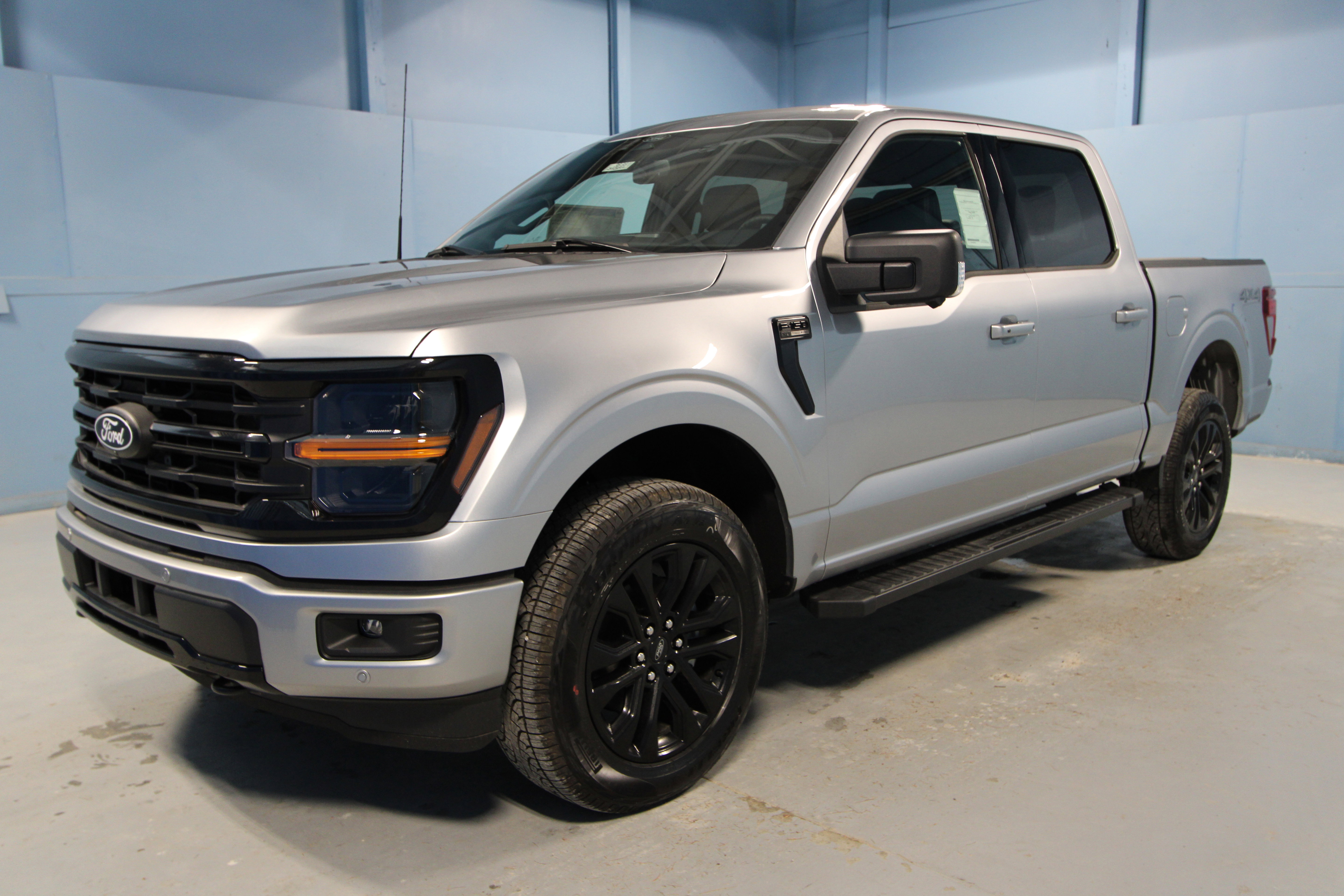 New 2025 Ford F150 XLT w/ Equipment Group 303A High image 29