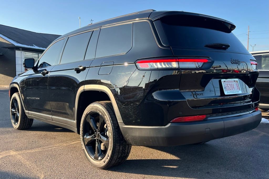 Used 2023 Jeep Grand Cherokee L Laredo image 5