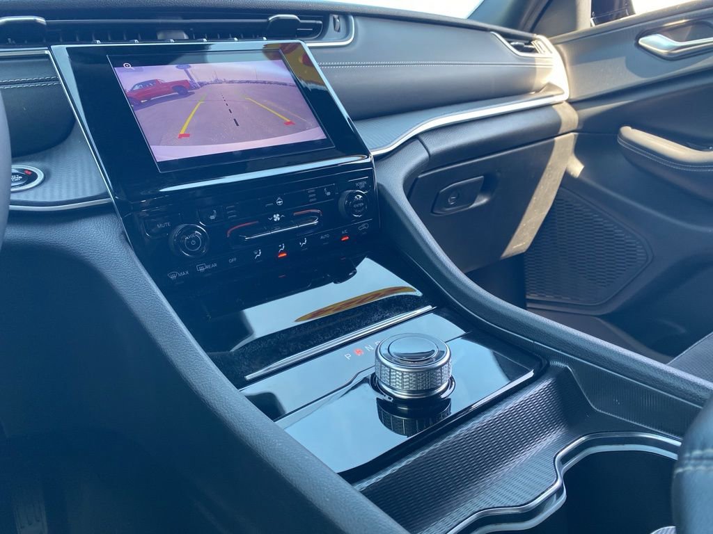 Used 2024 Jeep Grand Cherokee L Laredo image 48