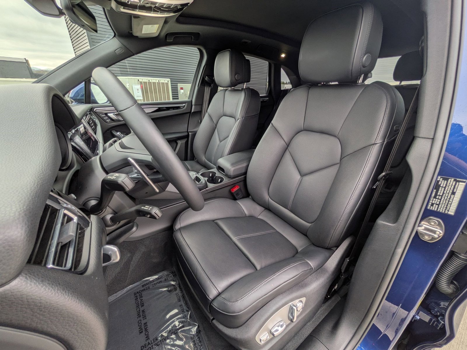 New 2025 Porsche Macan image 5