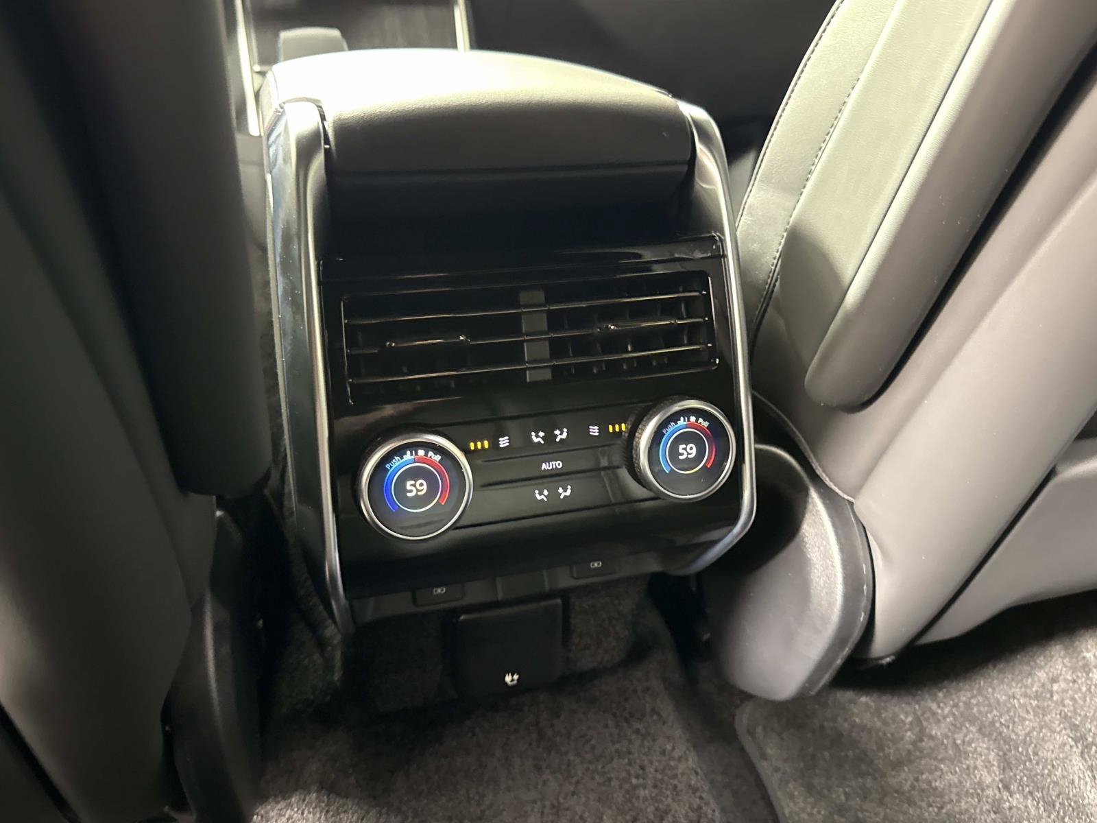 New 2026 Land Rover Range Rover SE AWD/4WD image 15