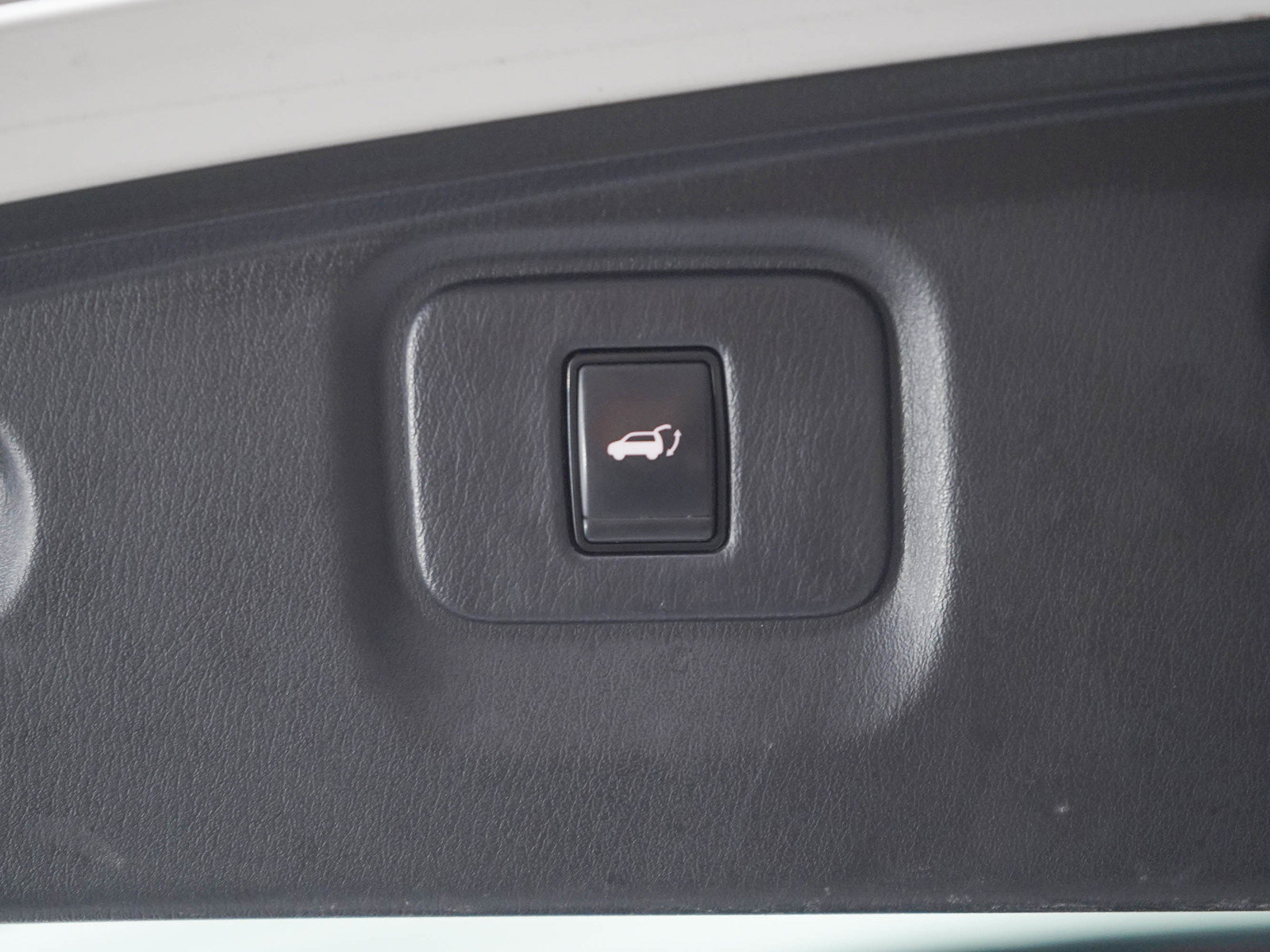 Used 2017 Nissan Pathfinder SL AWD/4WD image 17