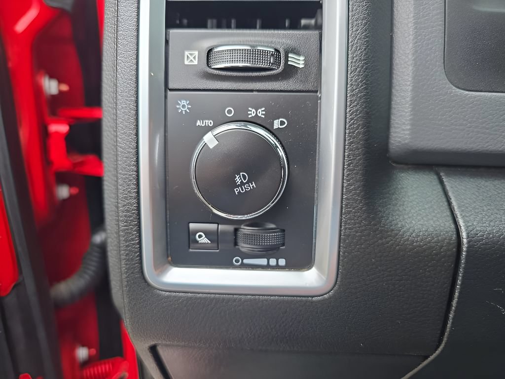 Used 2018 RAM 2500 SLT w/ Luxury Group AWD/4WD image 37
