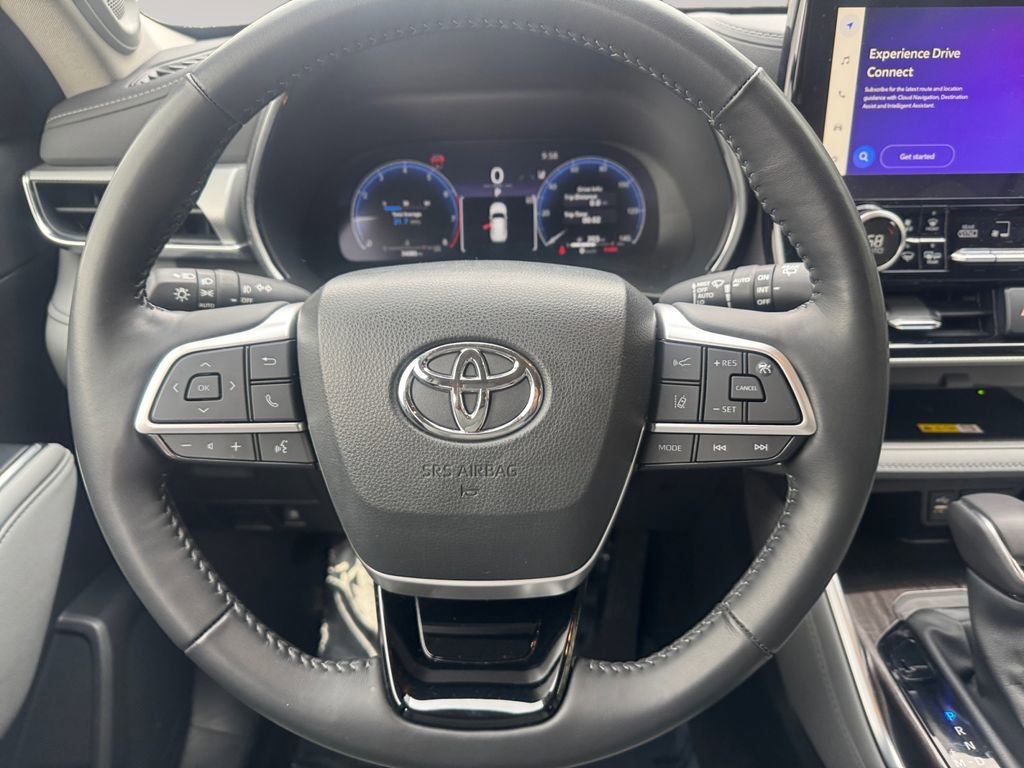 Used 2023 Toyota Highlander Platinum image 12