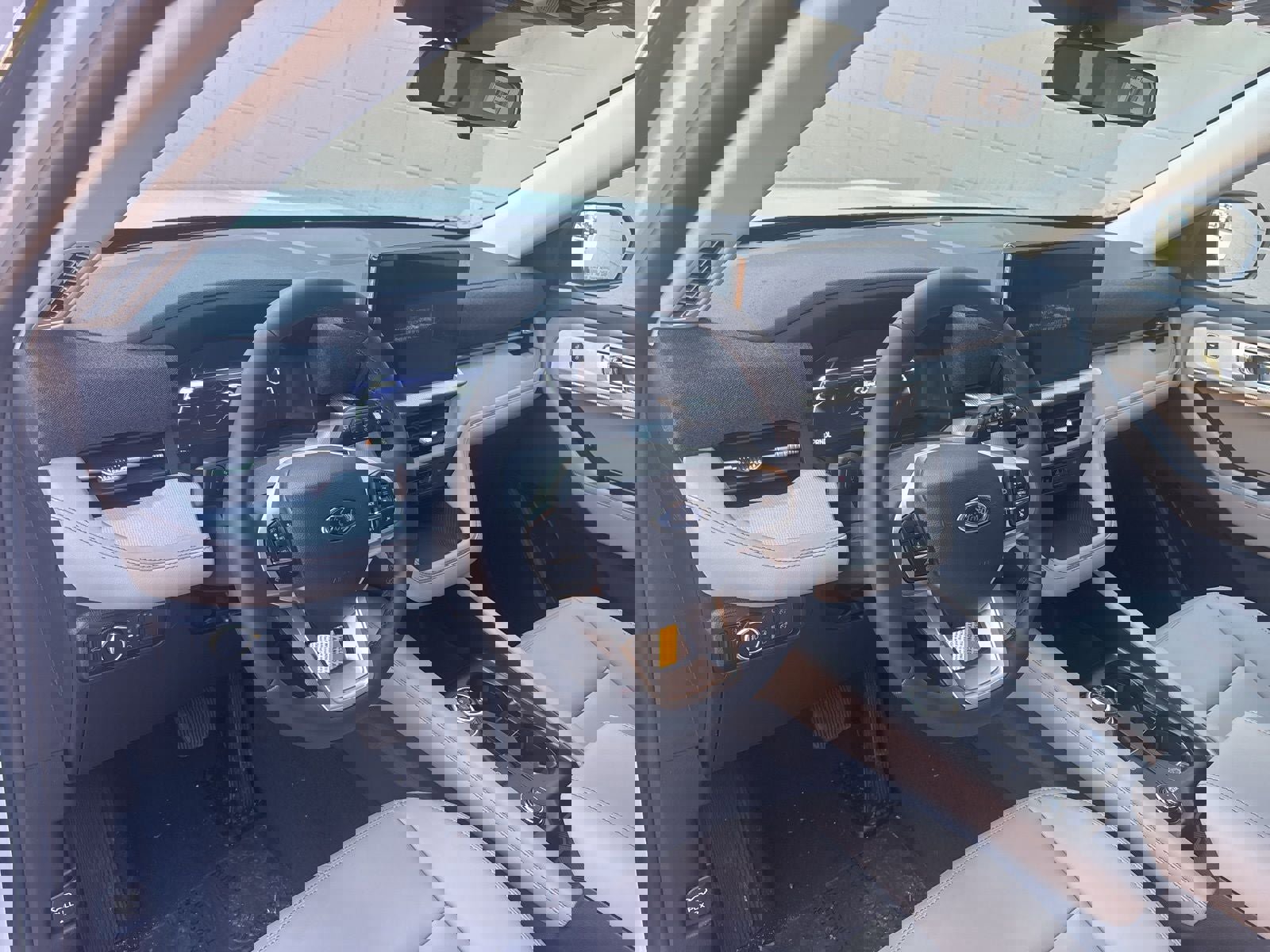 New 2026 Ford Explorer Active w/ Active Comfort Package image 11