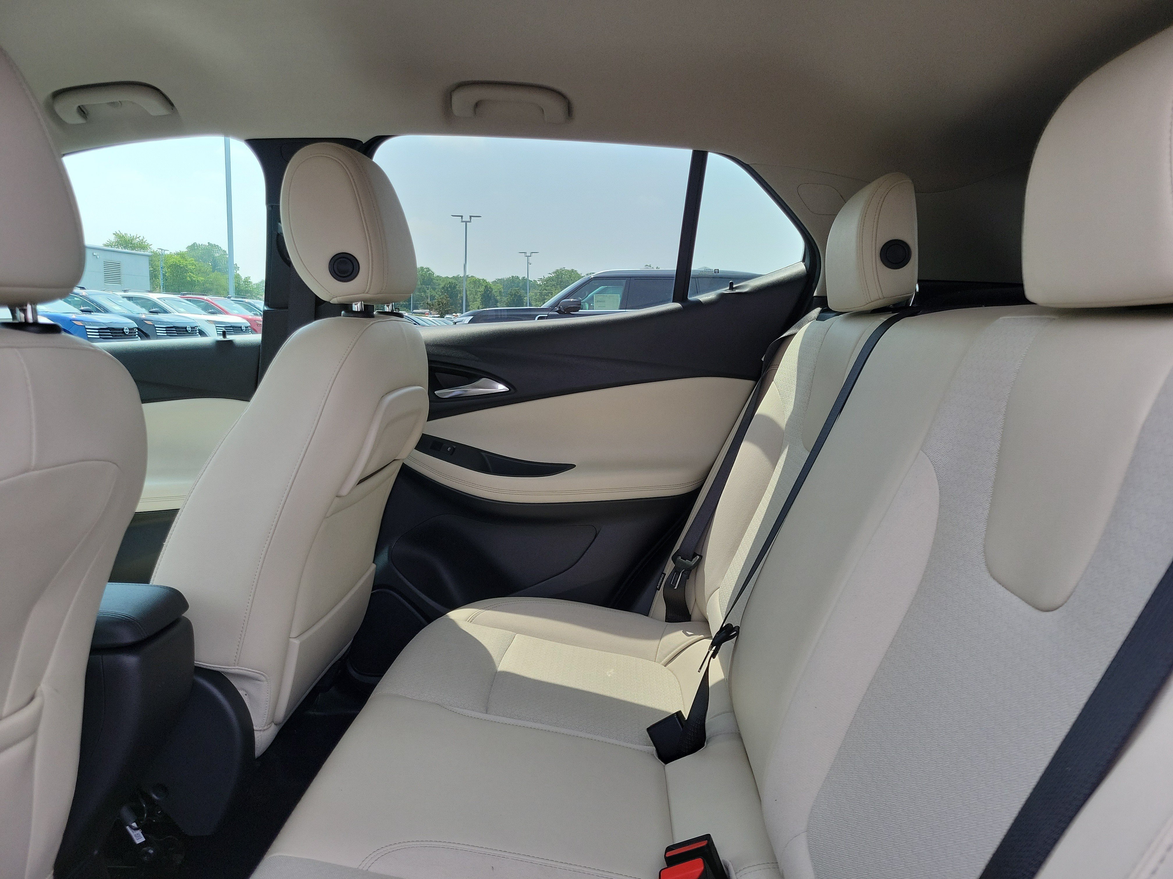Used 2020 Buick Encore GX Preferred w/ Cold Weather Comfort Package FWD image 11