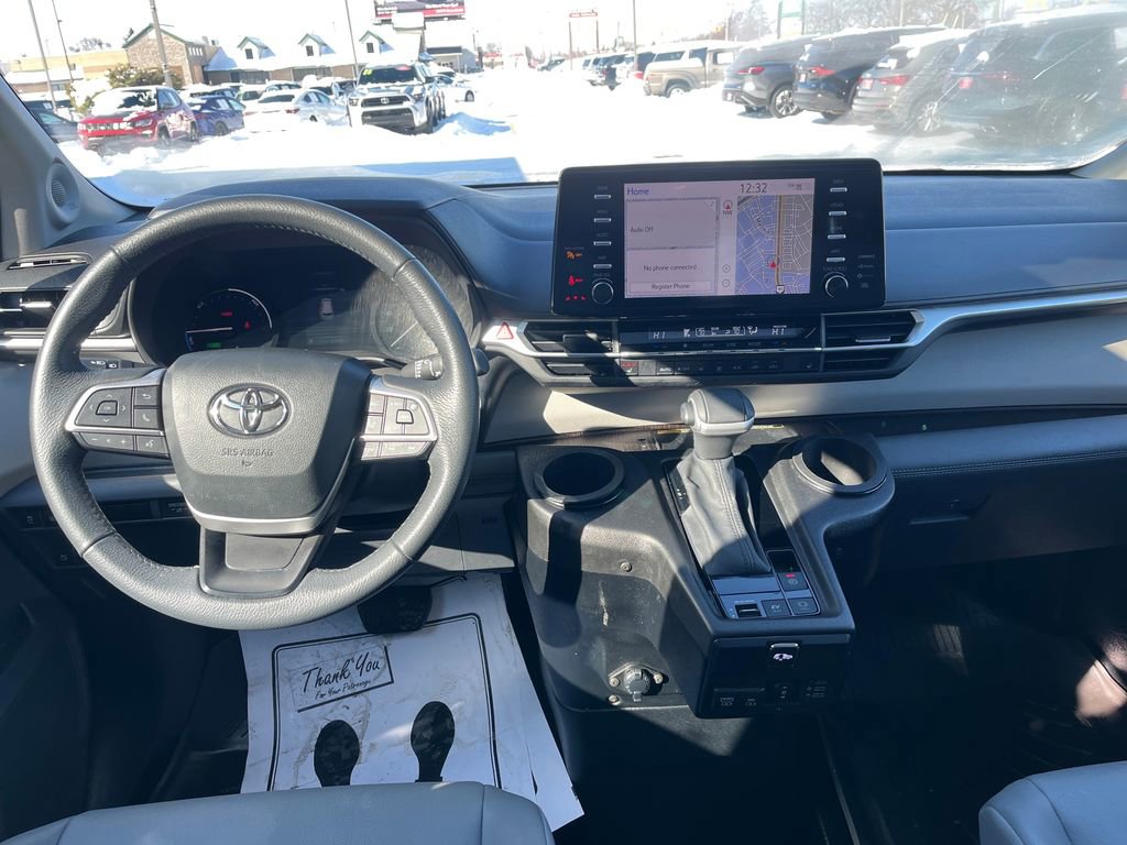 Used 2023 Toyota Sienna XLE image 14