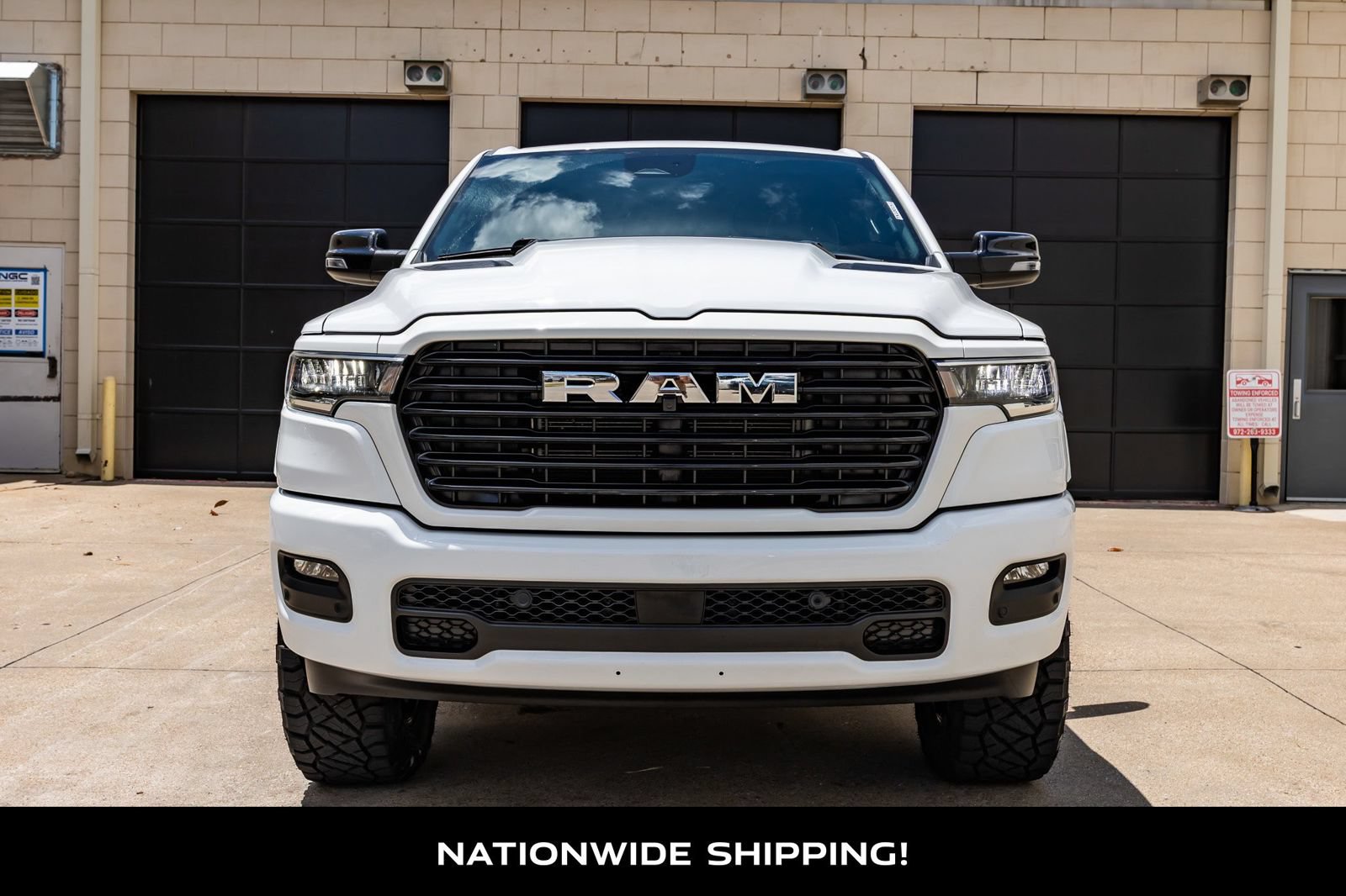 Used 2025 RAM 1500 Laramie w/ Sport Appearance Package AWD/4WD image 4