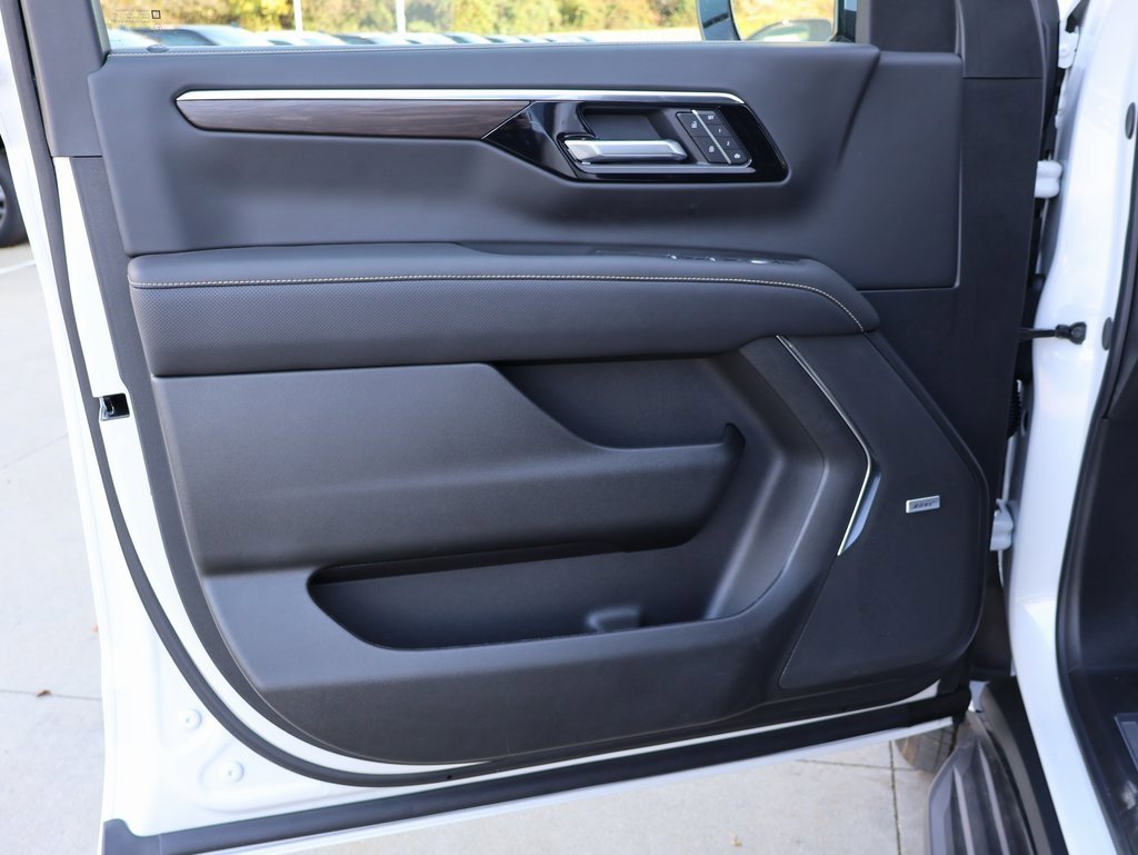 New 2025 Chevrolet Suburban Premier w/ Sun And Tow Package image 12