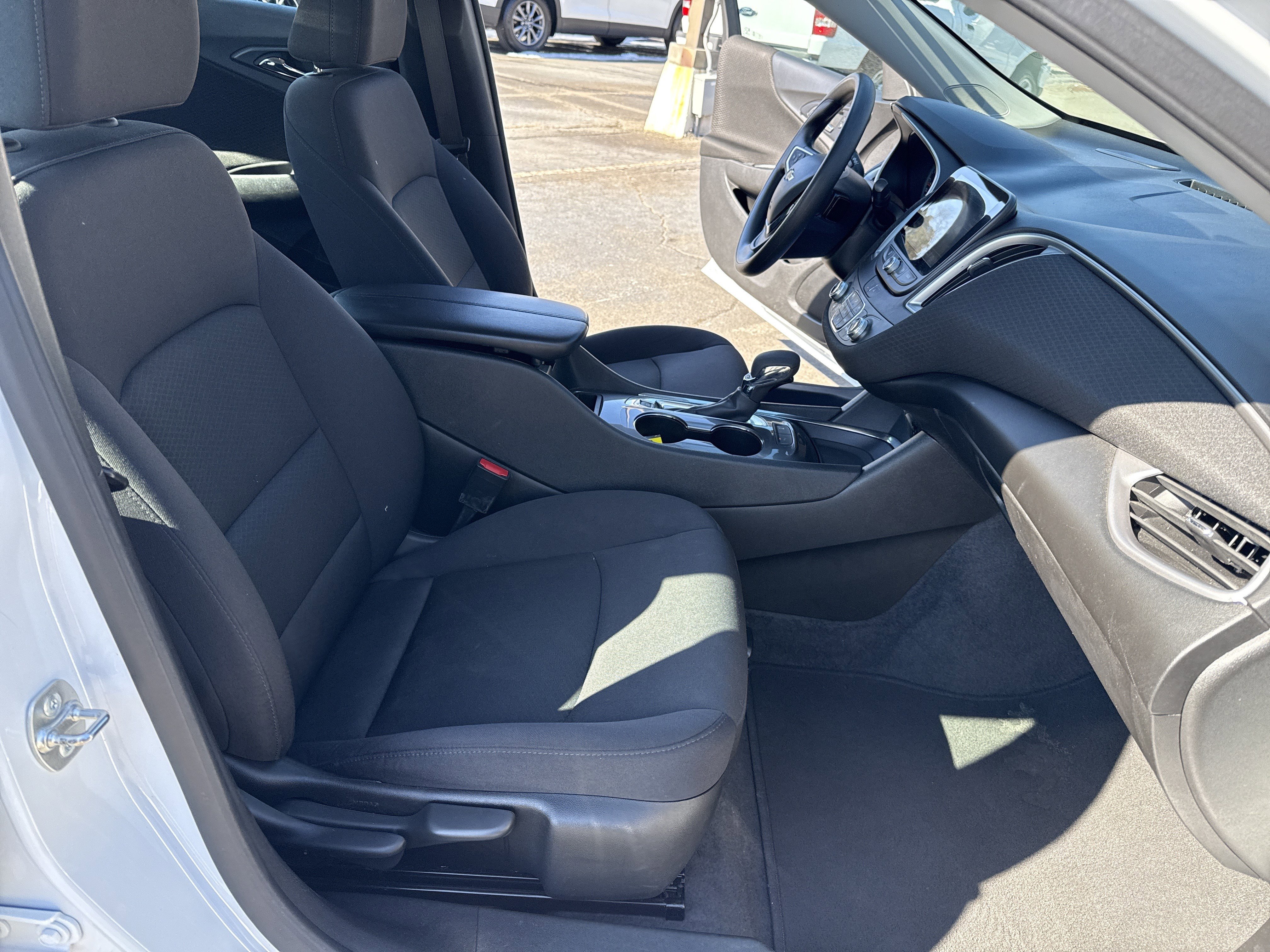 Used 2024 Chevrolet Malibu LT image 32