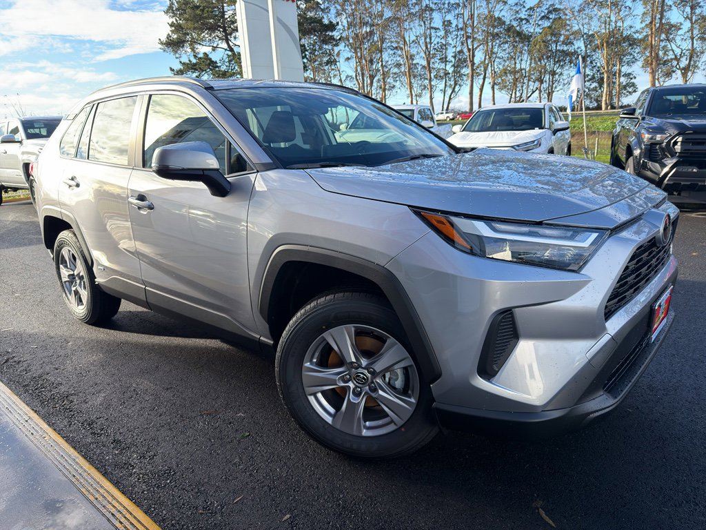New 2025 Toyota RAV4 LE image 6