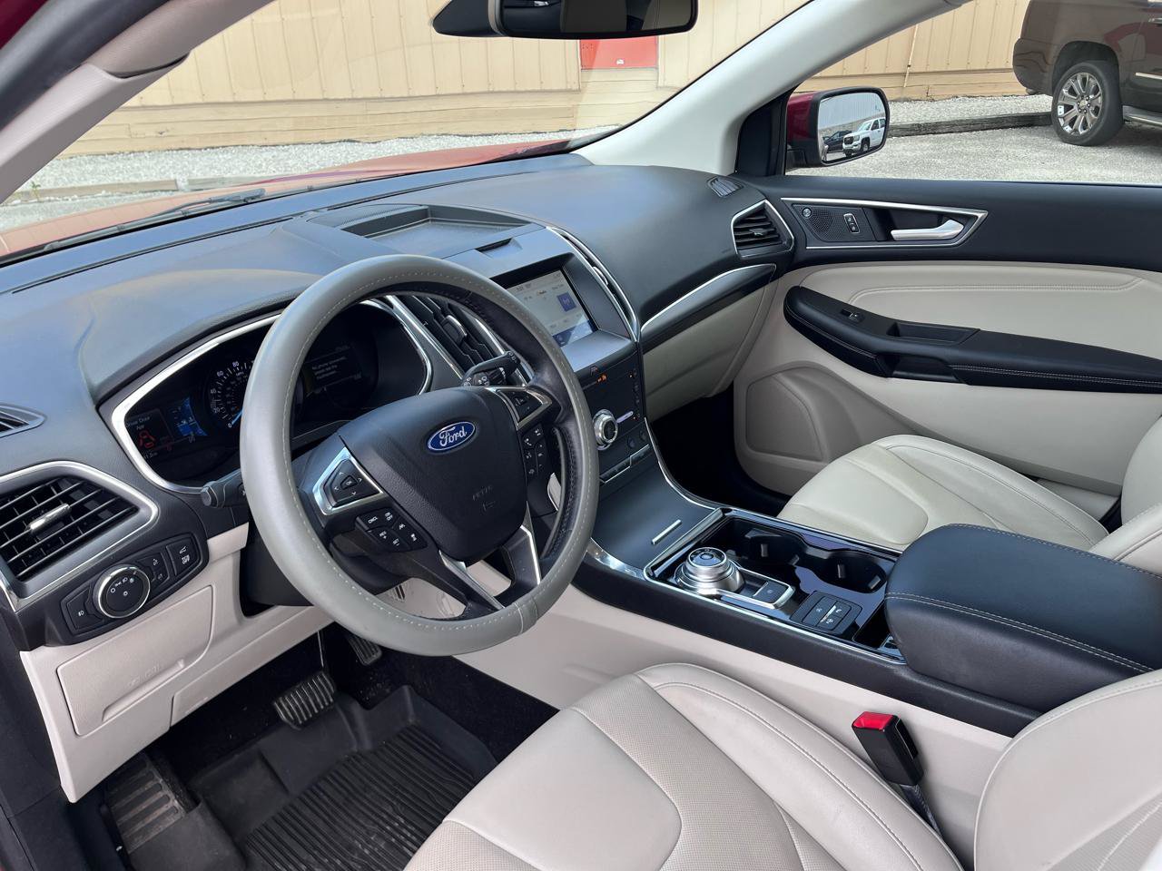 Used 2020 Ford Edge Titanium w/ Equipment Group 301A FWD image 23
