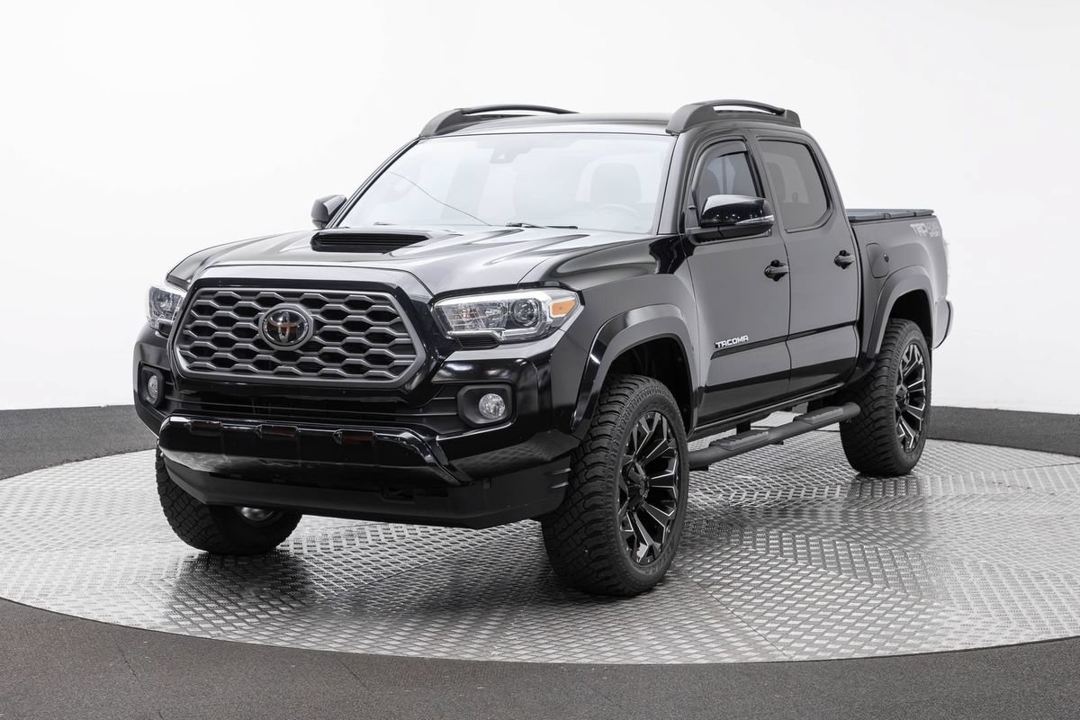Used 2021 Toyota Tacoma TRD Sport w/ Technology Package AWD/4WD image 2