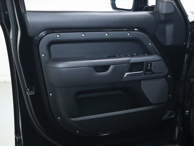 Used 2021 Land Rover Defender 110 X image 30