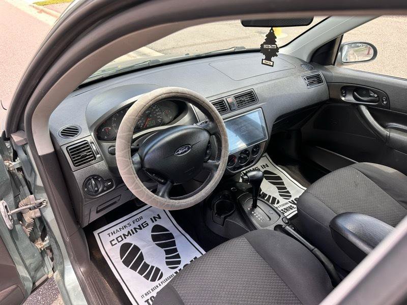 Used 2005 Ford Focus SES FWD image 11