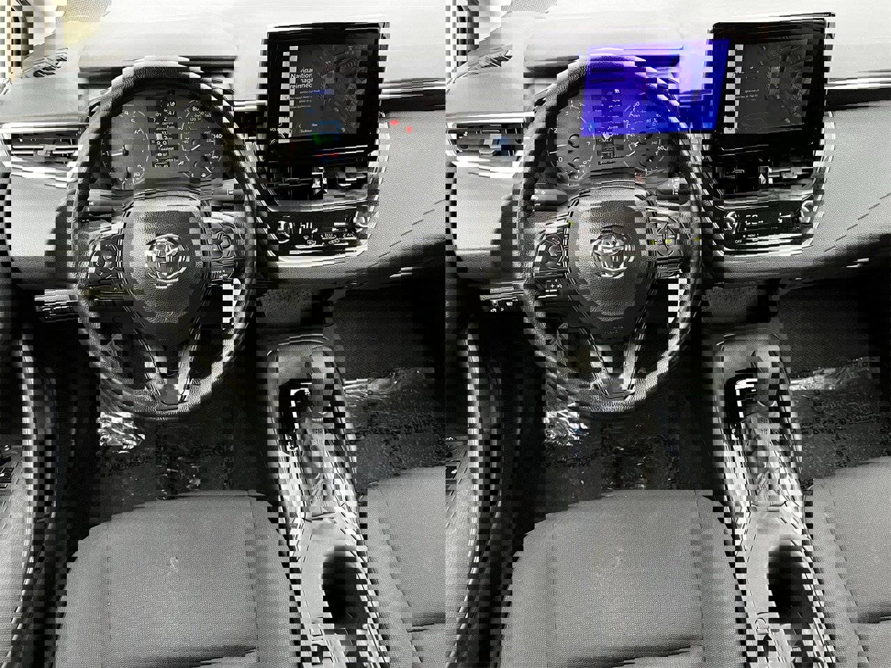 Used 2024 Toyota Corolla LE image 10